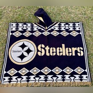 Steelers Alpaca Wool Blend poncho, Unisex one size. Made in Ecuador